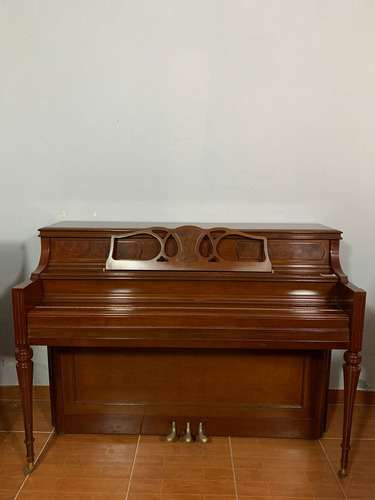 Piano Acustico Yamaha Modelo: M213b