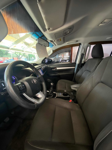Toyota Hilux 2.8 Cd Srv 177cv 4x2 2016