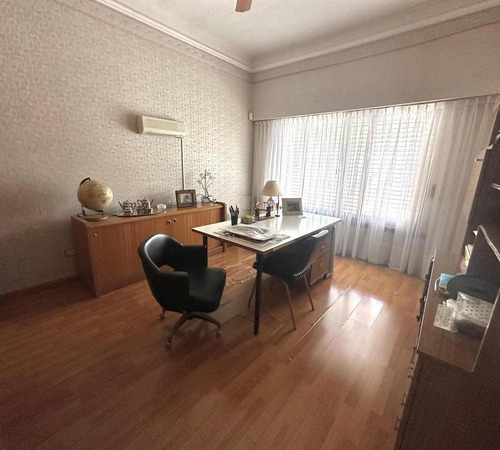 Casa De 3 Ambientes Con Cochera En Venta En Quilmes Centro