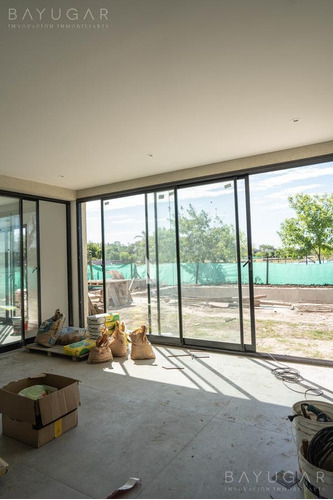 Imagen 10 de 30 de Venta - Casa Con Vista A La Laguna En Lagoon Pilar - Bayugar Negocios Inmobiliarios