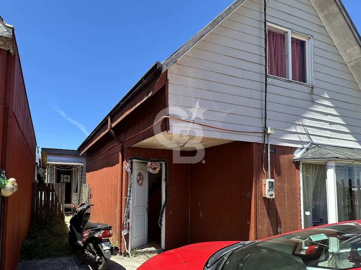 Imagen 2 de 10 de Casa 2 Pisos Con Cabaña En Zona Tranquila Y Familiar.