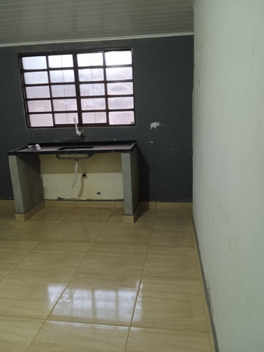 A Casa Tem 2 Quarto , 1 Banheiro