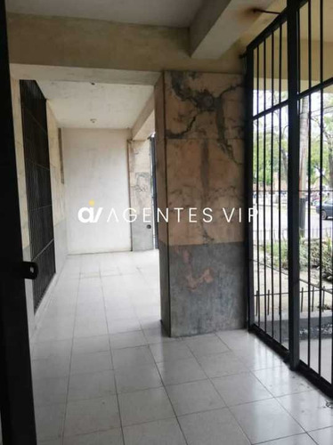 Imagen 4 de 25 de Se Vende Local Comercial Centro Profesional Anibal Dominicci