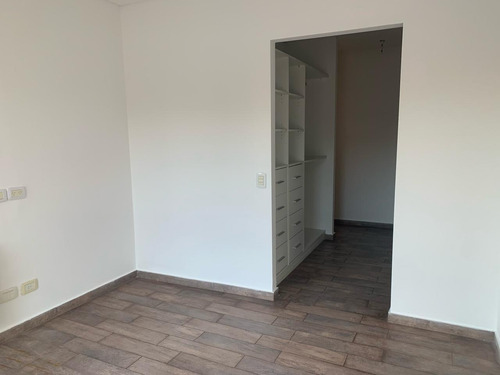 Duplex En Edificio En Venta Adrogue, Almirante Brown