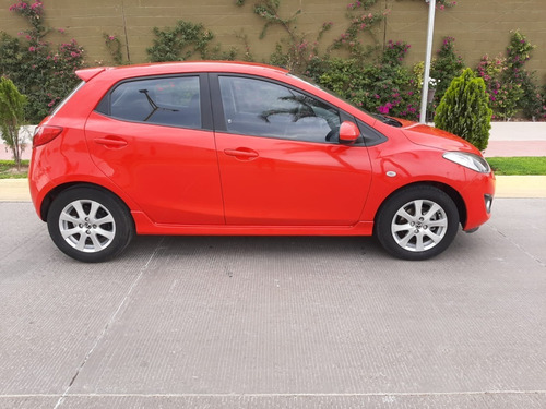 Imagen 4 de 13 de Mazda 2 1.5 Touring Mt 2014