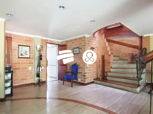 Venta Casa Unifamiliar 270m2, Poblado