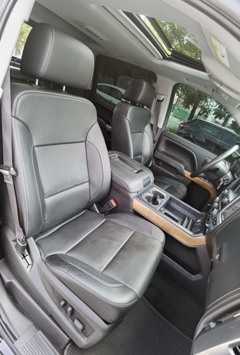 Imagen 14 de 15 de Chevrolet Cheyenne 2017 5.4 2500 Doble Cab Ltz 4x4 At