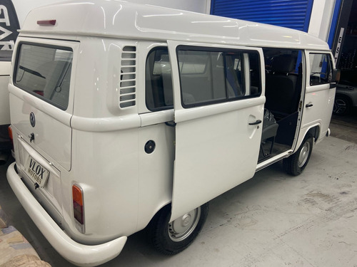 Volkswagen Kombi 1.4 Standard Total Flex 3p