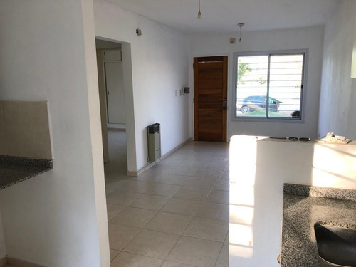 Imagen 4 de 12 de Casa 2 Dorm. Villa Allende Complejo Sin Expensas