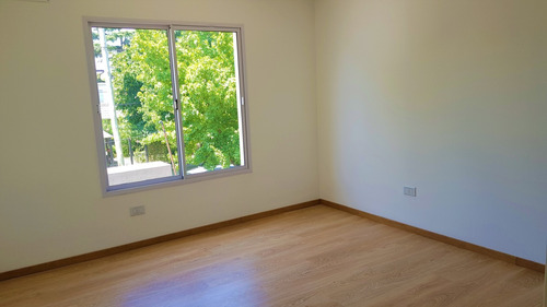 Imagen 8 de 14 de Duplex A Estrenar De 4 Ambientes Estilo Minimalista