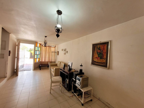 Imagen 17 de 30 de Ha En Venta Casa En La Urb. Agua Blanca A Remodelar