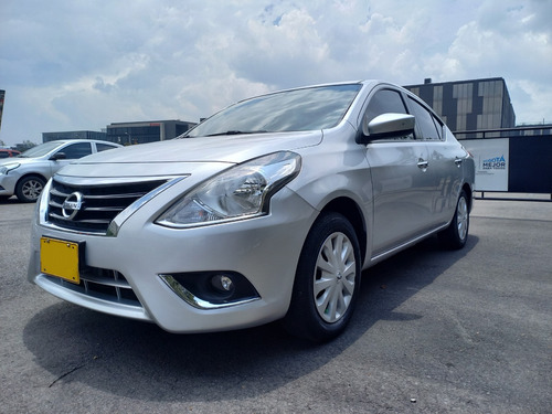 Nissan Versa 1.6 Sense