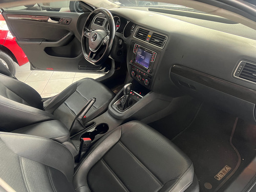 Volkswagen Jetta 2.0 Comfortline Flex Aut 4p
