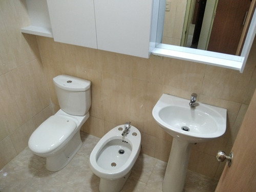 Imagen 12 de 19 de Angela Betancourt Alquila Apartamento En El Trigal Norte Valencia Ata- 04125067379 04244900499