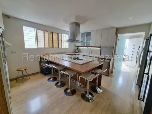 Agp Fascinante Casa Duplex, Remodelada Con Acabados De Primera En Venta, Con Anexo En Sorocaima 25-13153 Ys