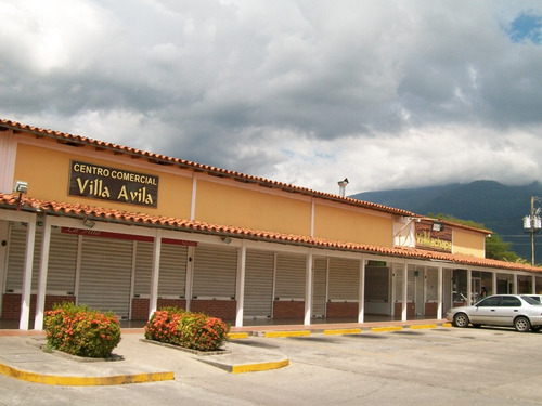 Alquiler Local Comercial A Pie De Calle, Con Mezzanina En  Cc Villa Avila, Guatire