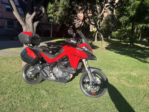 Como Nueva. Incluye Maletas Originales De Viaje De Ducati