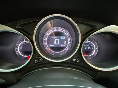 Imagen 10 de 15 de Citroen C4 Lounge Feel Pack