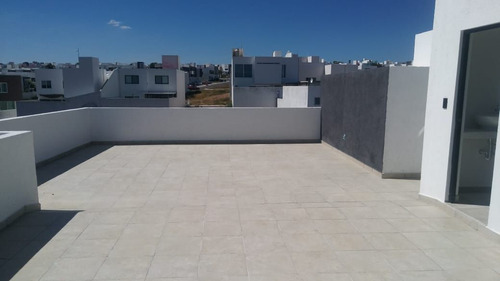 Residencia De Autor En Grand Juriquilla, 4ta Recamara, Sótan