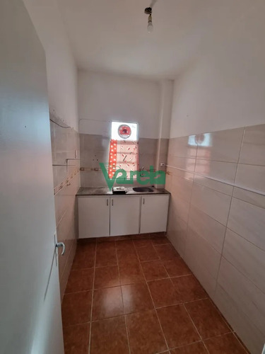 Venta Monoambiente Buceo, Cocina Definida Y Patio.
