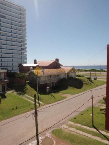 Venta De Apartamento 2 Dormitorios En Playa Brava, Punta Del Este.-ref:3568