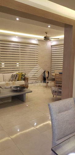 Imagen 4 de 9 de Casa De Venta En Los Llanos De Gurabo, Santiago