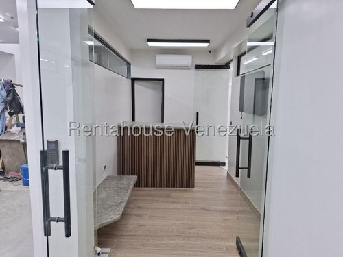 Local Comercial A Estrenar, Posibilidad De Taller Mecanico O Consecionario___ Rahml ___ 25-23608