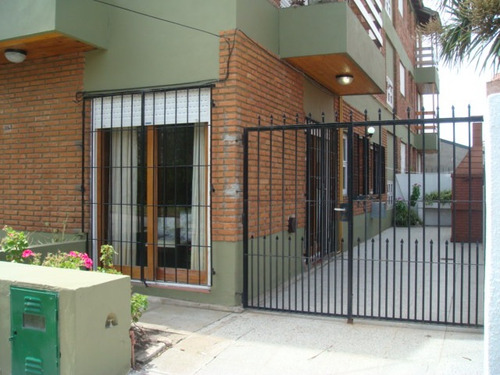 Imagen 2 de 14 de Cálido Departamento De 2 Ambientes Con Cochera, Patio Y Parrilla Propia En Pb, En Punta Mogotes Mar Del Plata