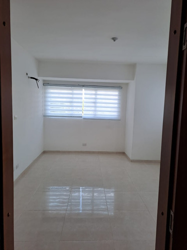 Apto En El Vergel 180m2 12vo Piso 3h 4b 2parqueos