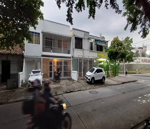 Vendo Casa Bifamiliar De Dos Pisos En San Fernando Sur Cali, Apartamentos, Local,oficina