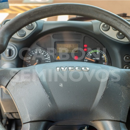 Imagem 2 de 12 de Iveco Stralis 600s44t 6x2, Ano 2013/2014