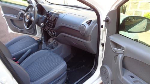 Imagem 8 de 23 de Fiat Palio Attrative 1.4 2016 Xaxim/sc