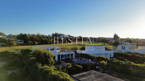 Luminosa Casa En Marbella