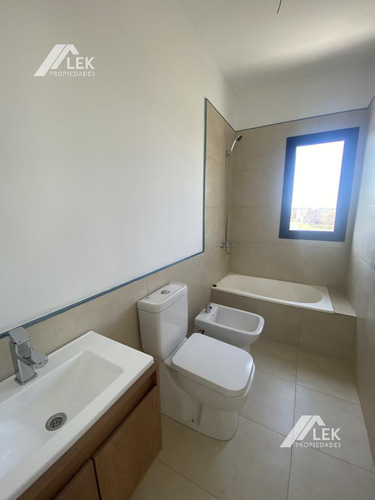 Impecable Casa Con Pileta En San Matias! Acepta Permuta Menor Valor... Mono O 2 Amb Caba