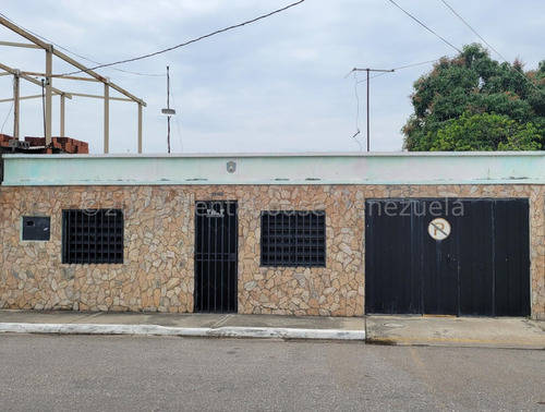 Kl Vende Confortable Casa En El Centro De Barquisimeto #24-6948