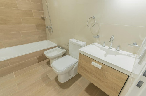Departamento 2 Ambientes De 61 M2 Con Cochera En Condominio Magnolias (full Amenities)