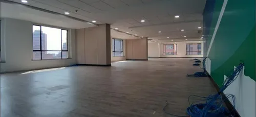 Oficina En Arriendo En Los Rosales. Cod A1038397