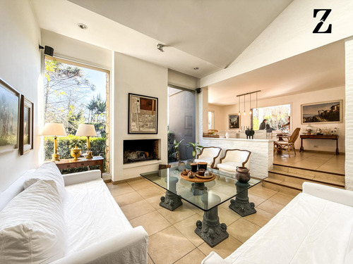 Casa En Venta De 1800 M2 De Lote Y 550 M2 Cubiertos En La Horqueta