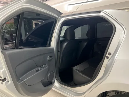Renault Logan At 2023