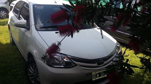 Toyota Etios Sedan 5 Puertas