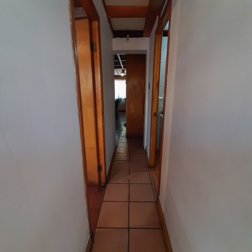 Casa Con Seis Piezas Y Estilo En Comuna De La Granja