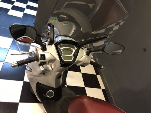 Kymco People S 150