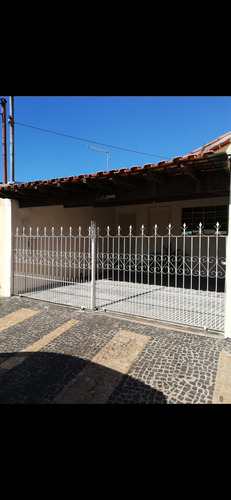 Casa Térrea 2 Dorm 1 Banheiro 2 Vagas Garagem E Quintal 