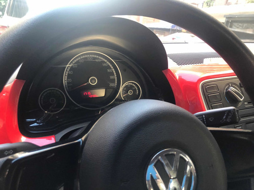 Volkswagen Up! 2016 1.0 High Up! 75cv I-motion 5 P