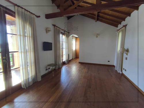 Imagen 15 de 30 de Exclusivo Chalet 5 Amb. Con Piscina