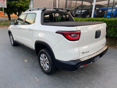 Imagem 3 de 11 de Fiat Toro Freedom Road 1.8 Automático