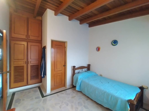 Imagen 8 de 10 de Cf Se Vende Casa Conj. Resd. Villa Consuelo. 65$