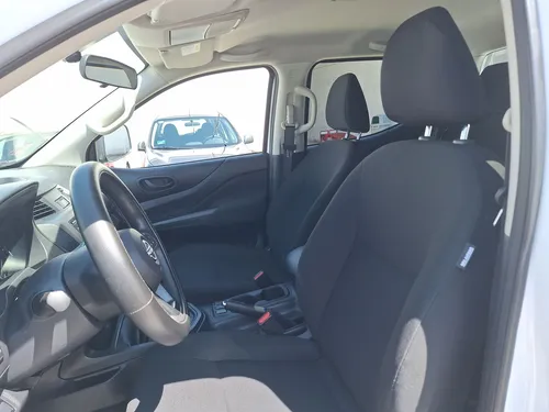 Nissan Frontier 2.5 Se Dc 4X2 Mt
