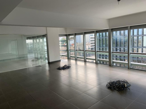 Imagen 2 de 12 de Oficina Venta Puerto Madero 125m2 Cocheras