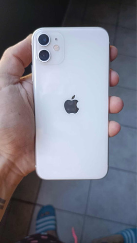 Celular iPhone 11